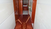 Yacht DREAM -  Guest Foyer